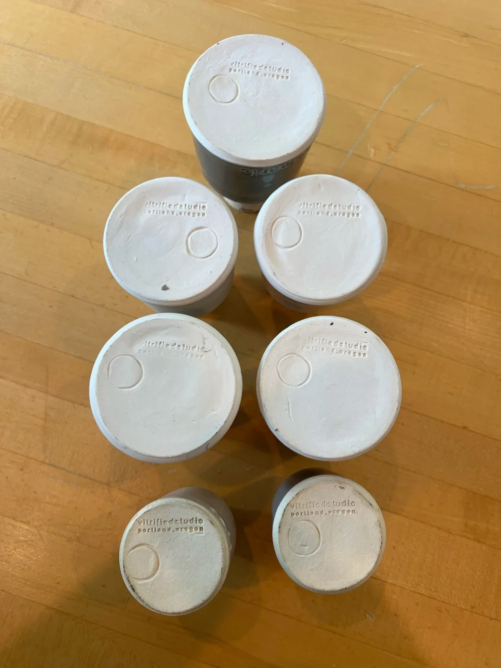 Vitrified Studio West Elm spice Set 7 Cin. Nut. Ging. Turm. Curry Cork Salt Pep
